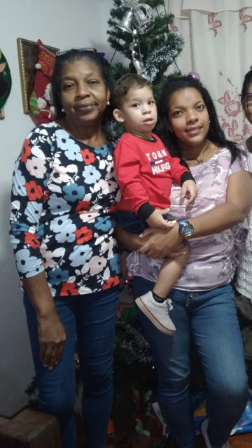 Foto de Milagros angel, su hijo Luis Fernando